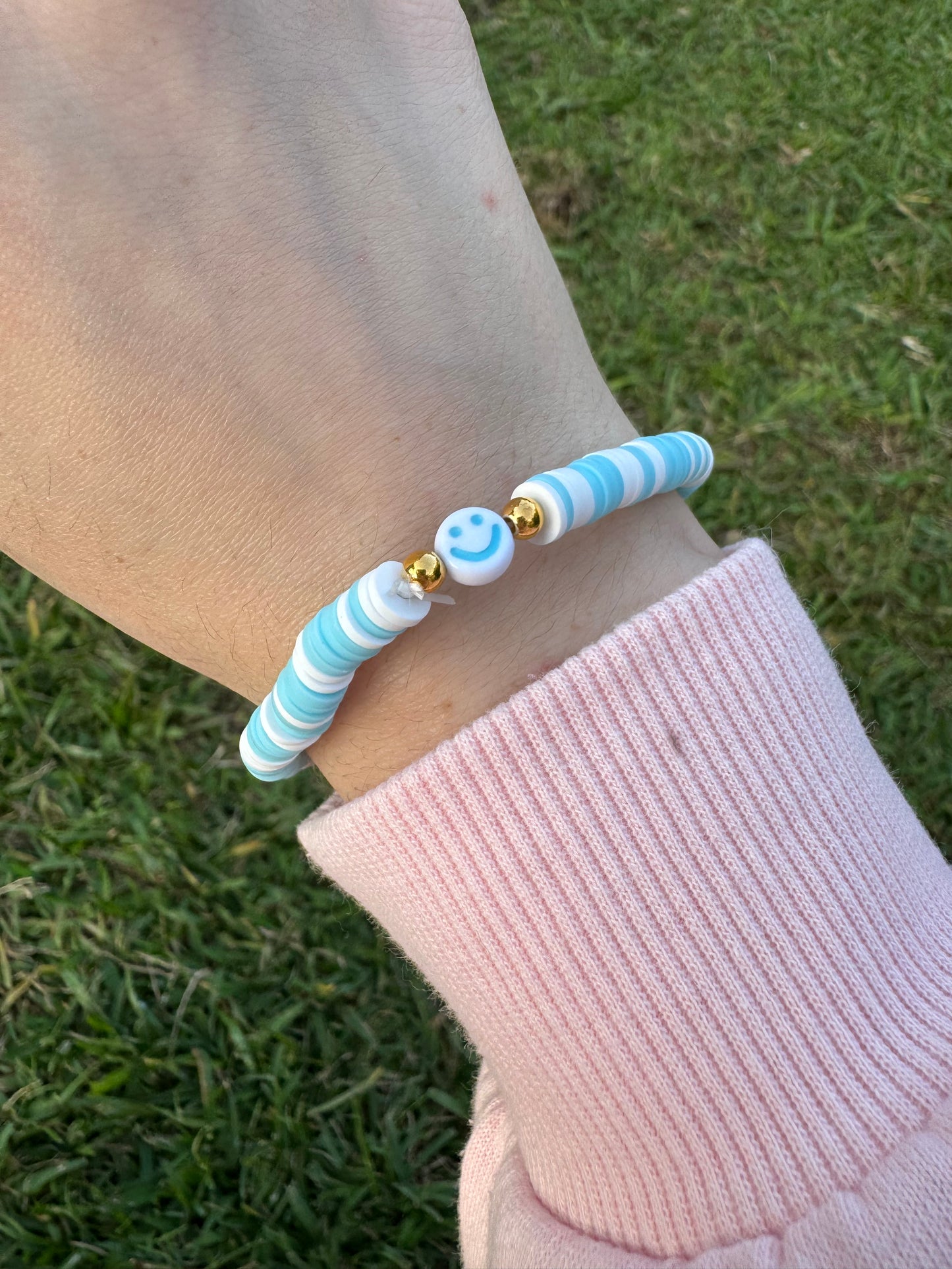 Blue and white smiley face winter Clay beads bracelet!
