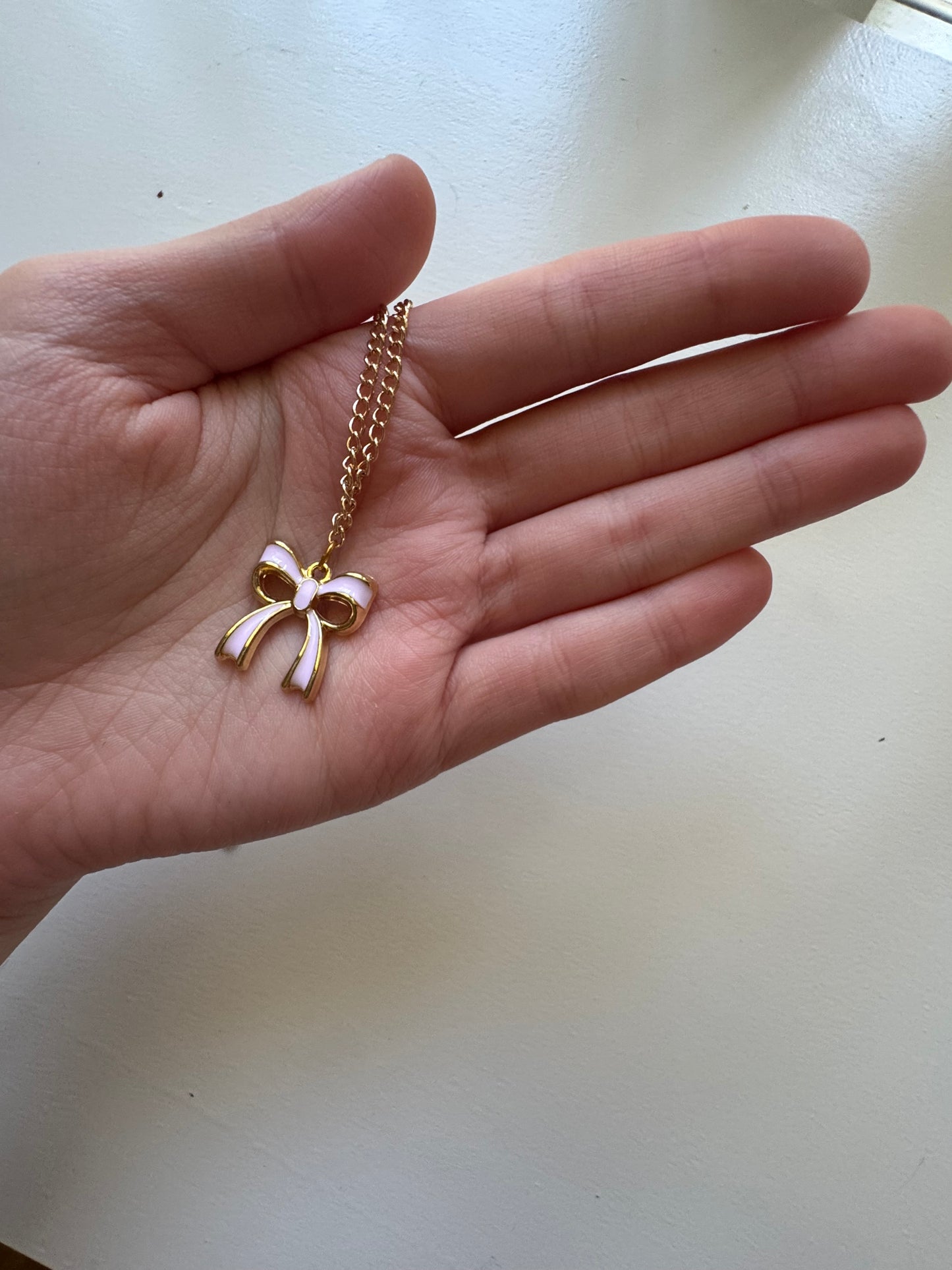 Bow necklace!
