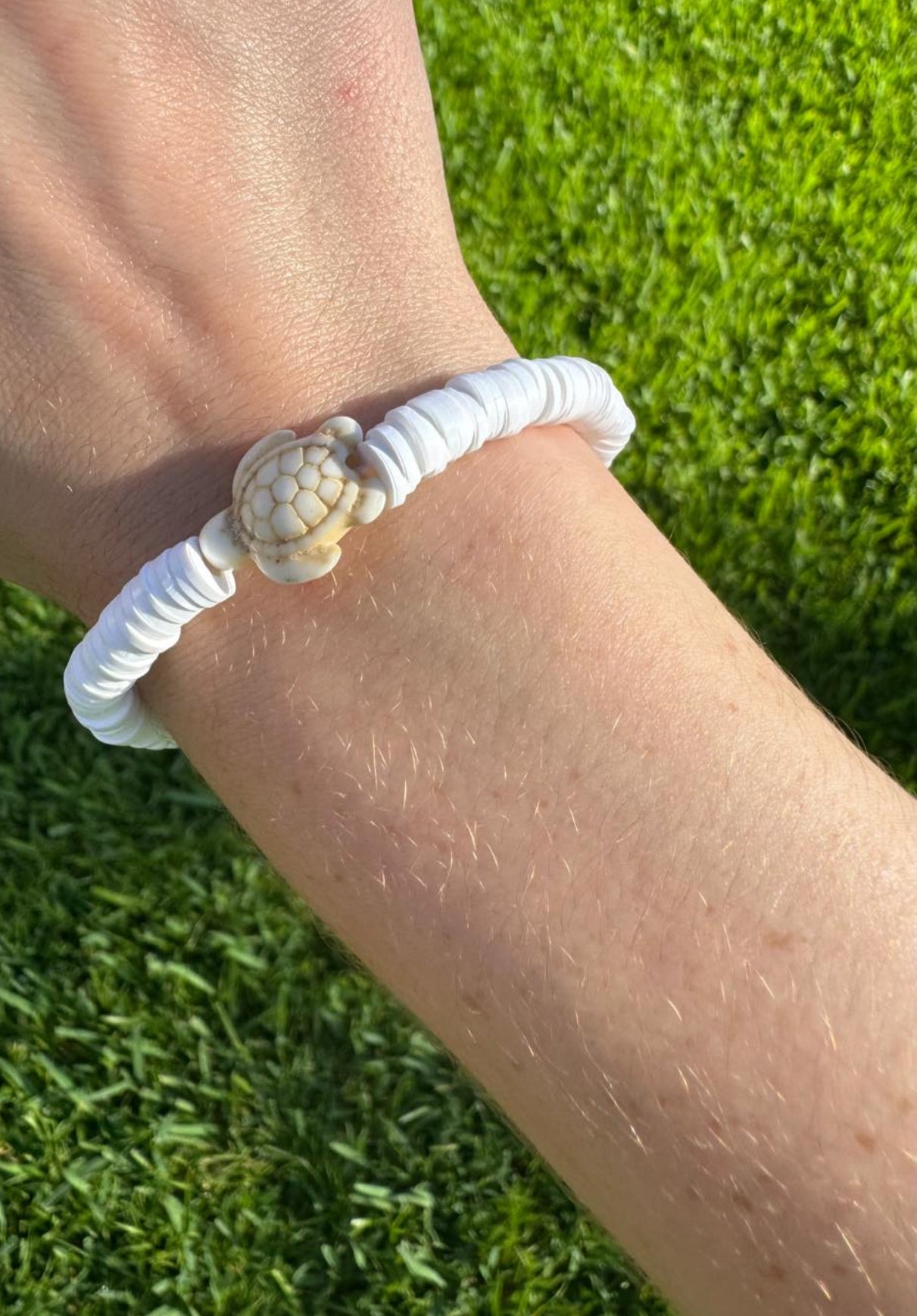 Sea turtle white Clay beads bracelet!